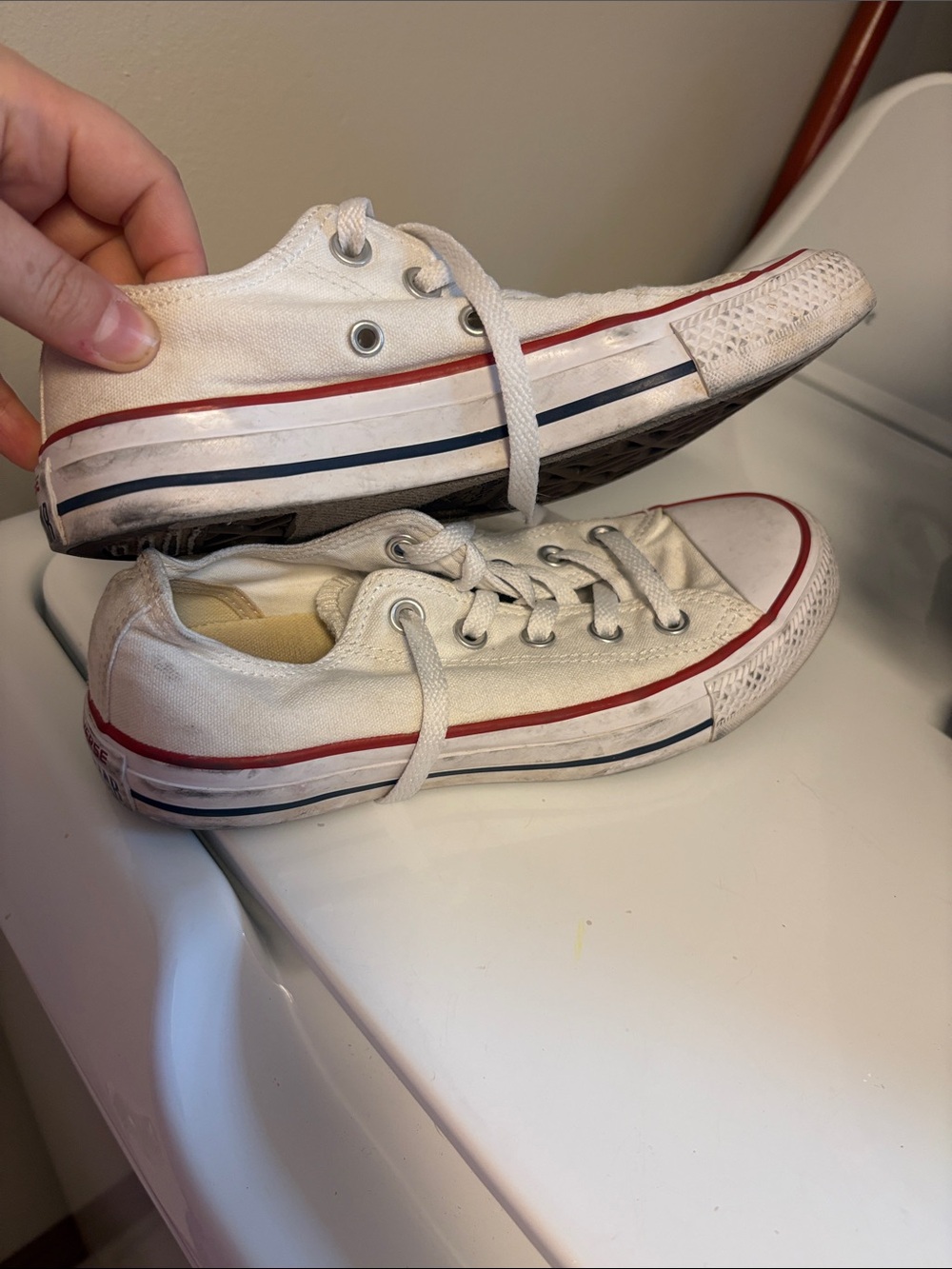 Converses - Picture 7 of 9